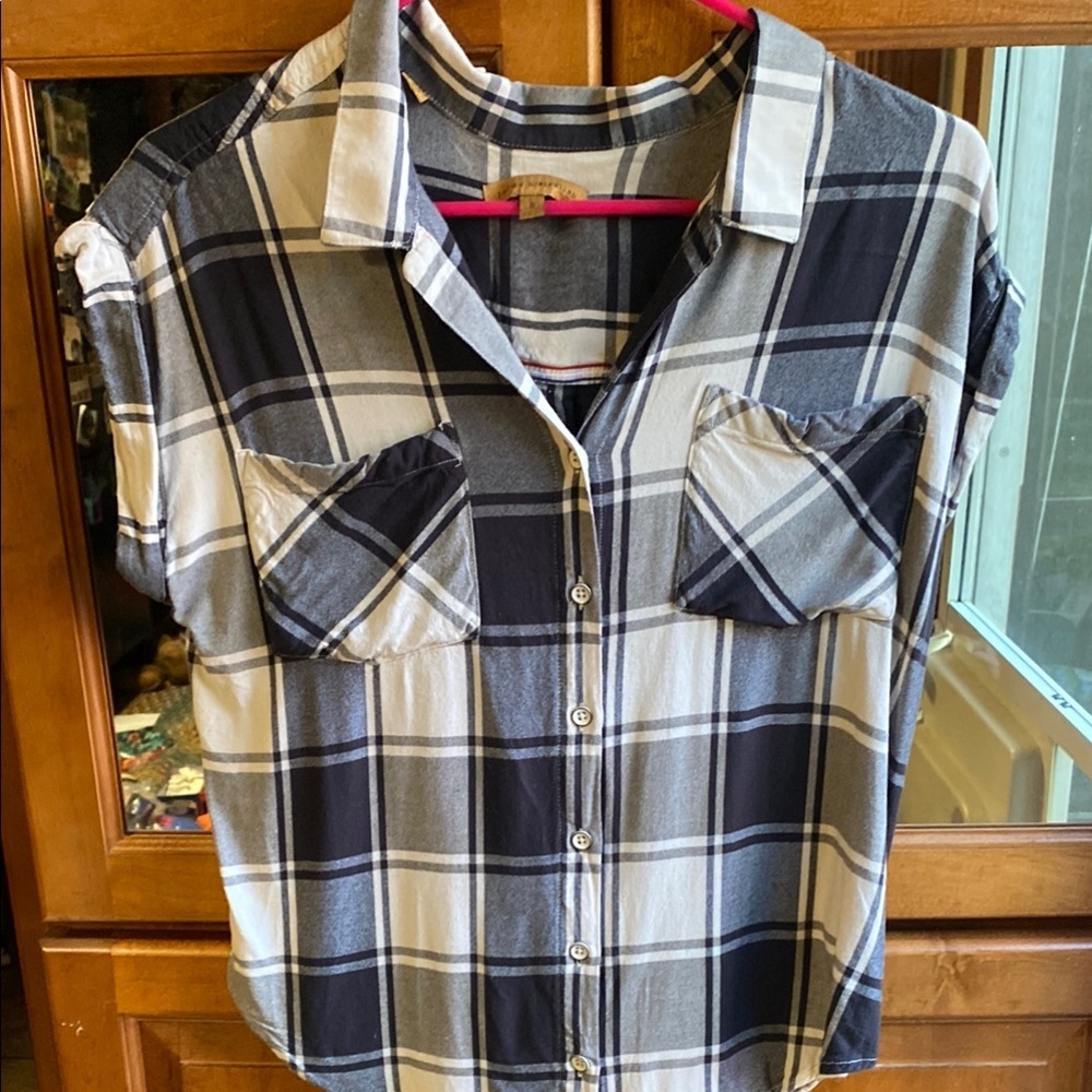 Jachs Girlfriend Black, Gray and White Small Plaid Button Down Shirt Summer